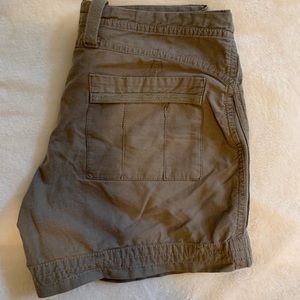 Women’s mountain hardwear hiking shorts